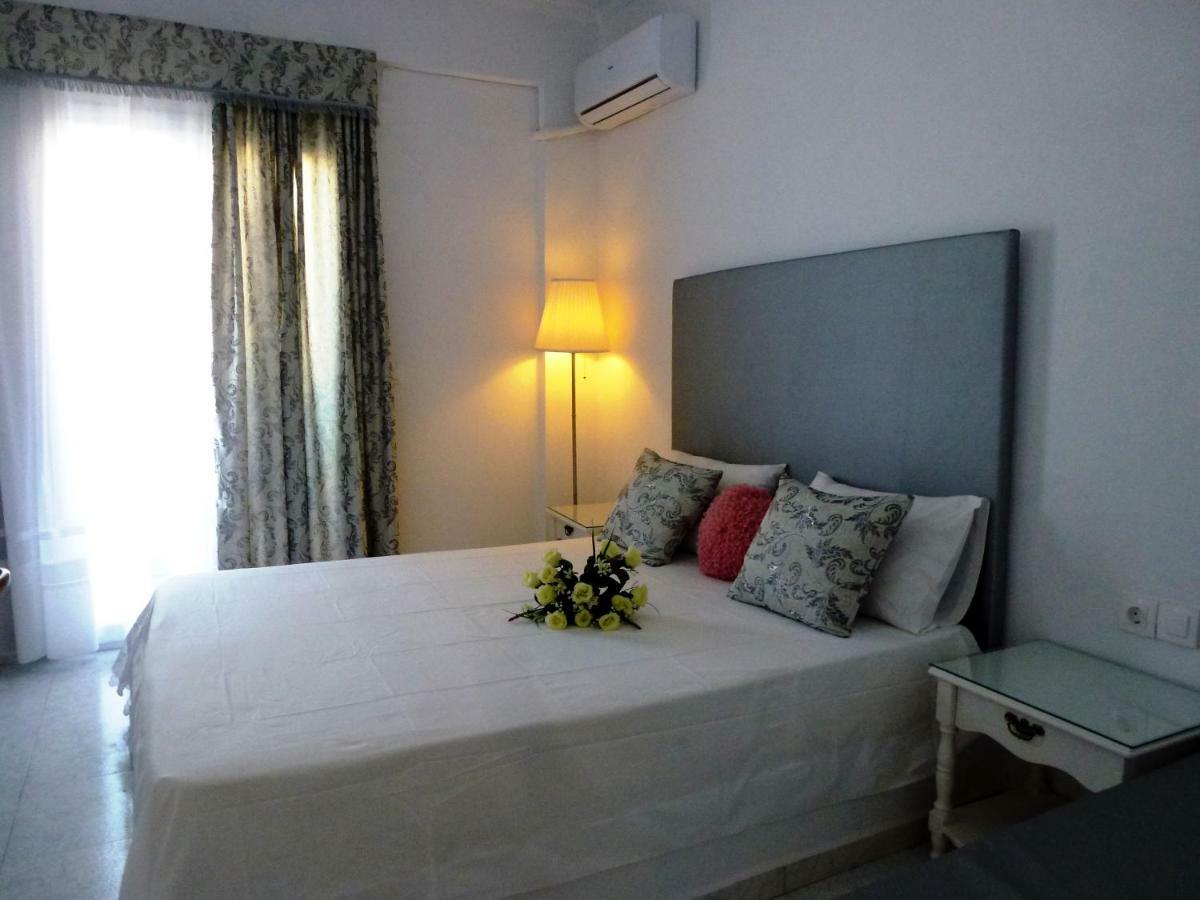 Bougainvillea Suites Kamári Exteriör bild