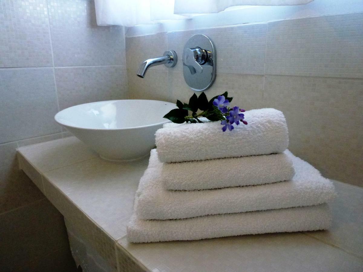 Bougainvillea Suites Kamári Exteriör bild
