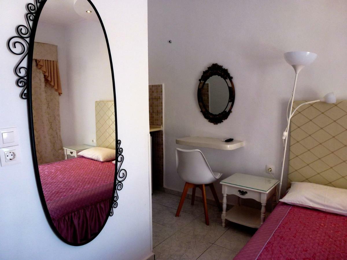Bougainvillea Suites Kamári Exteriör bild