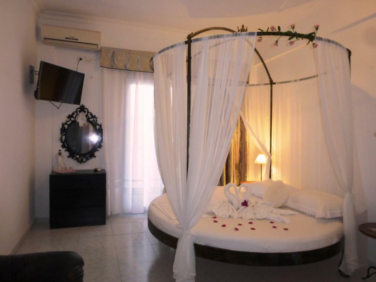 Bougainvillea Suites Kamári Exteriör bild
