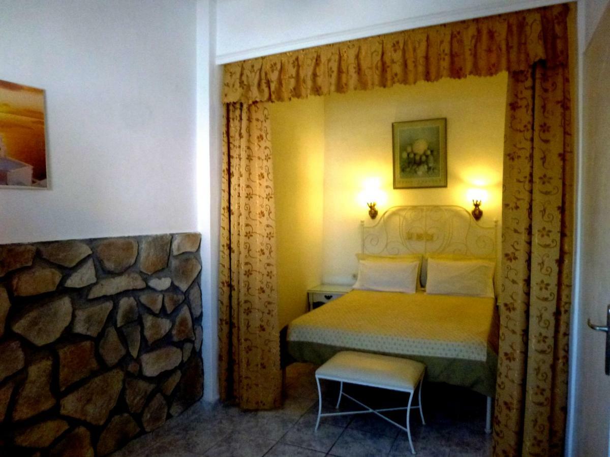 Bougainvillea Suites Kamári Exteriör bild
